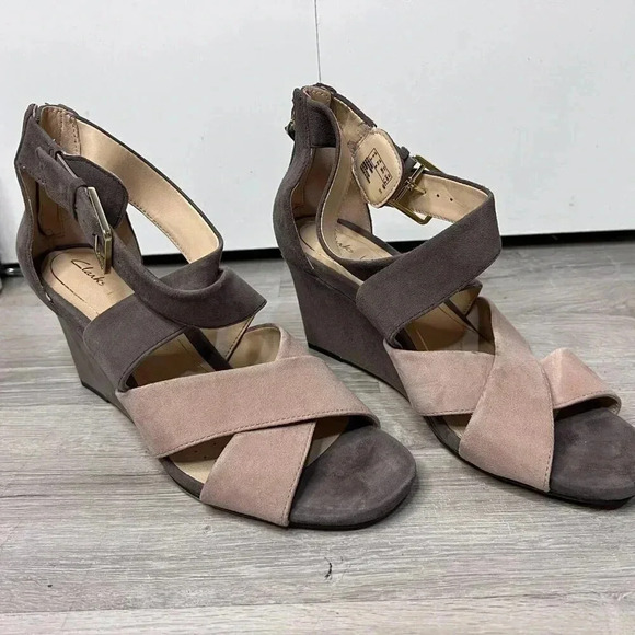 Clark’s Suede Wedge Heel Cushion Plus Sandals Style Ysabelle Jules Size 8.5M - Picture 4 of 9